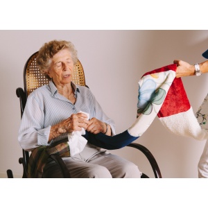 92889A_écharpe_collage_olboys_ol-boys_jeu_jeux_alzheimer_personne_agée_ehpad_maison_retraite_therapie-non-medicamenteuse_seniors_ludesign