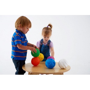 balles-sensorielles-balles-tactiles-jouet-eveil-sensoriel-jeu-exercice-commotion-ludesign-72448-3