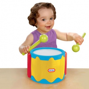 tambour-plastique-instrument-enfant-bas-age-jouet-eveil-sensoriel-jouet-motricite-jeu-exercice-little-tikes-ludesign-627750-1